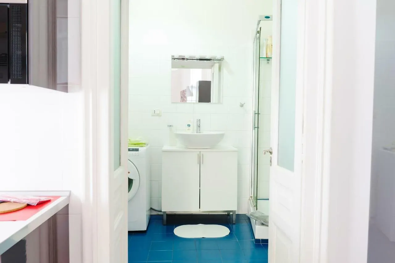 Apartment Casa Conforti Luminosa In Centro Naples Italy